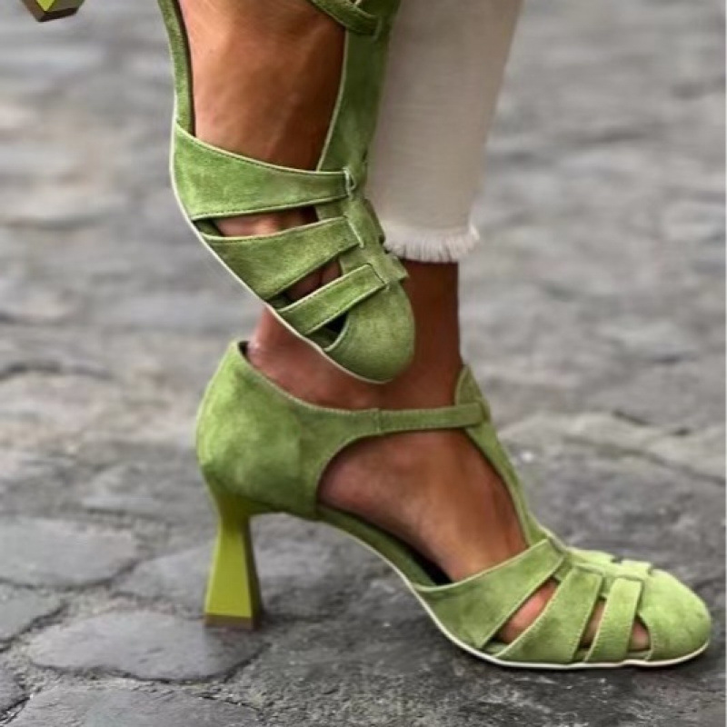 Women Formal Wear For Summer - Dames Groene Suède Kitten Heel T-Strap